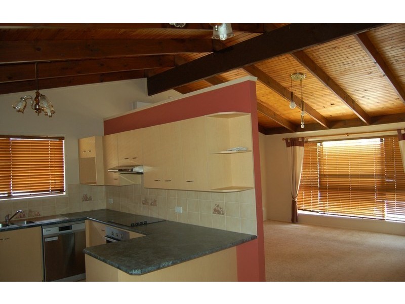 63 Conifer Street, Hillcrest QLD 4118