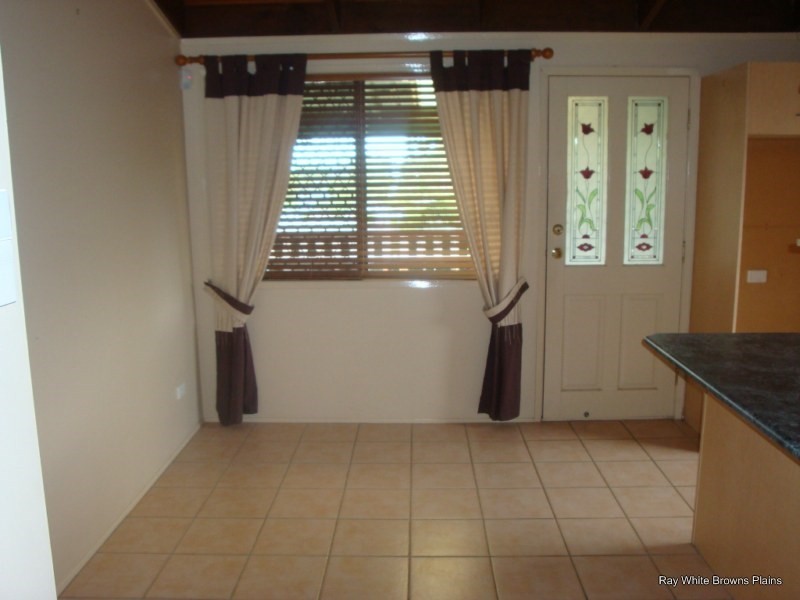 63 Conifer Street, Hillcrest QLD 4118