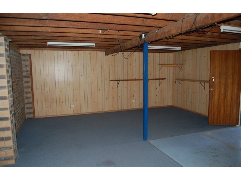 63 Conifer Street, Hillcrest QLD 4118