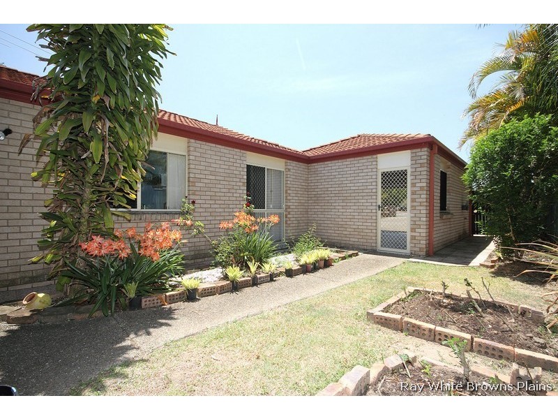 16 Majestic Court, Regents Park QLD 4118