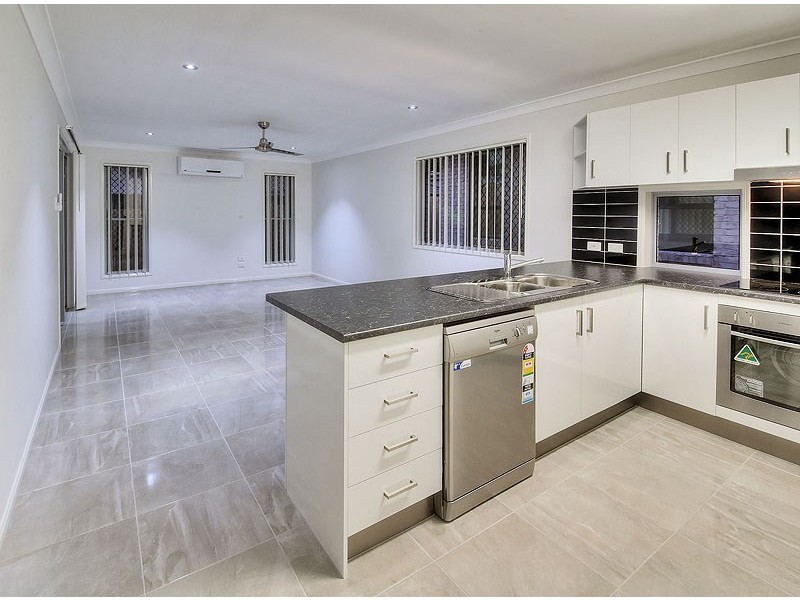 8 Bailey Street, Yarrabilba QLD 4207