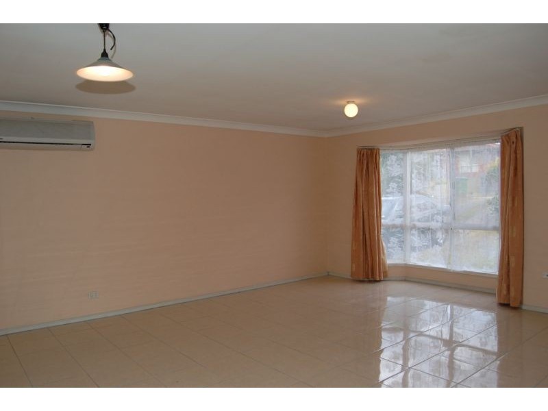 4 Billabong Court, Regents Park QLD 4118