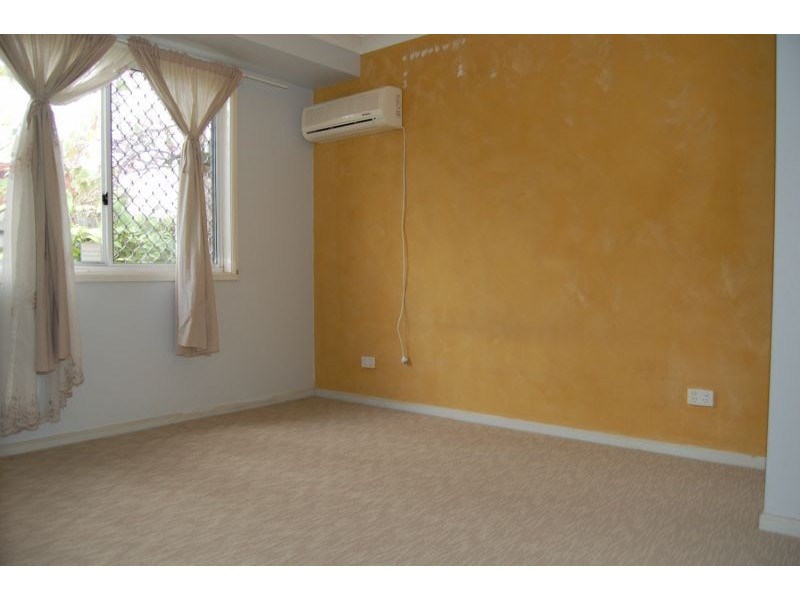 4 Billabong Court, Regents Park QLD 4118