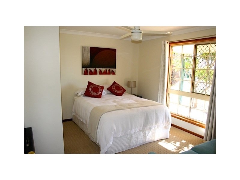 1 Iberis Court, Regents Park QLD 4118