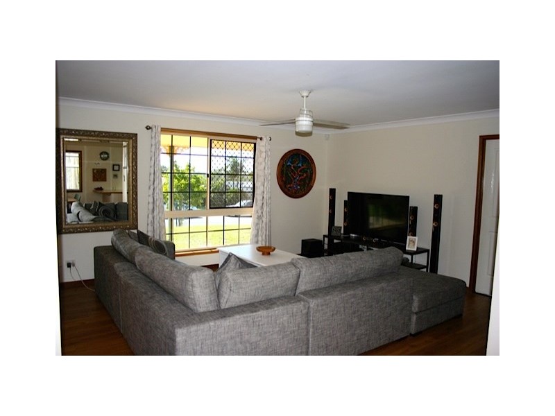 1 Iberis Court, Regents Park QLD 4118
