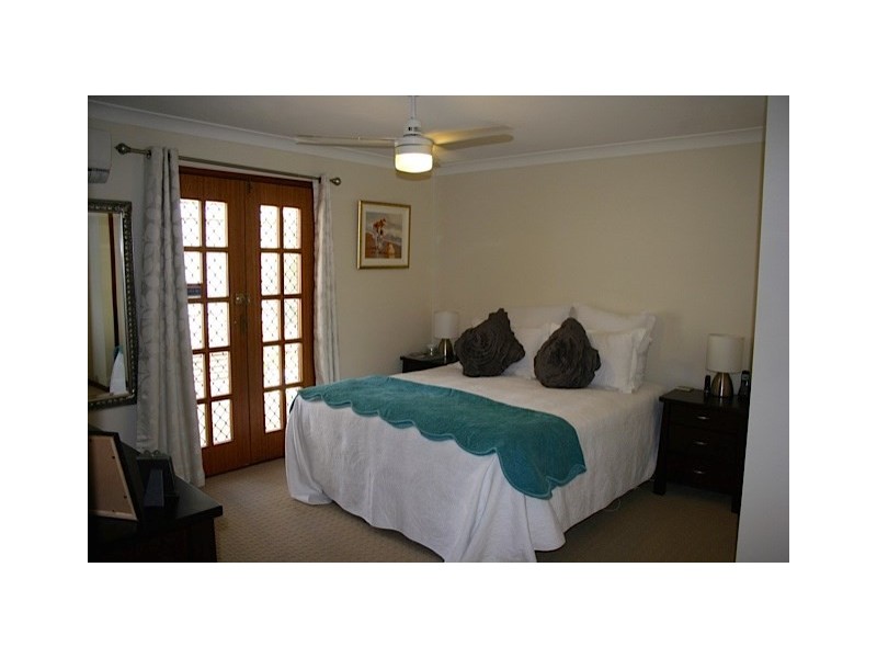 1 Iberis Court, Regents Park QLD 4118