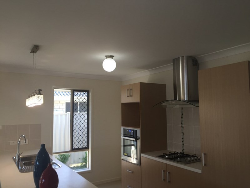 44 Maryland Drive, Regents Park QLD 4118