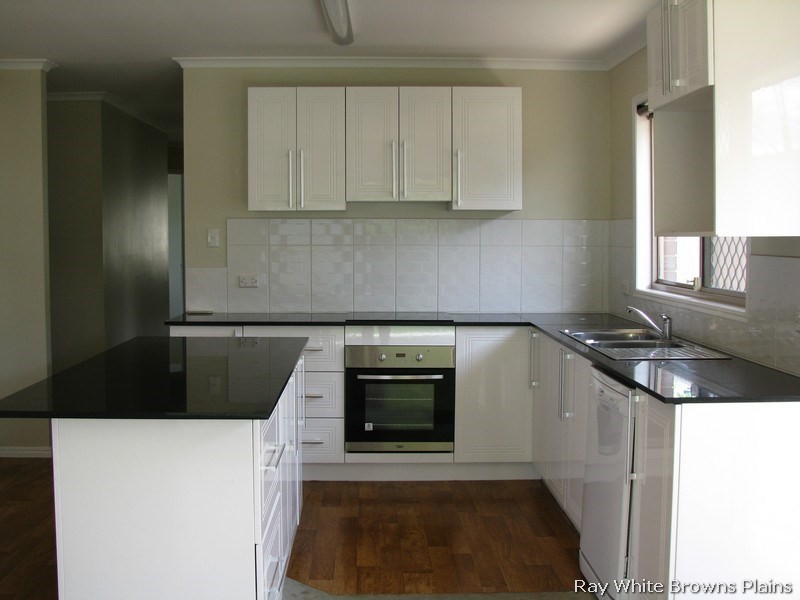 3 Lochore Court, Crestmead QLD 4132