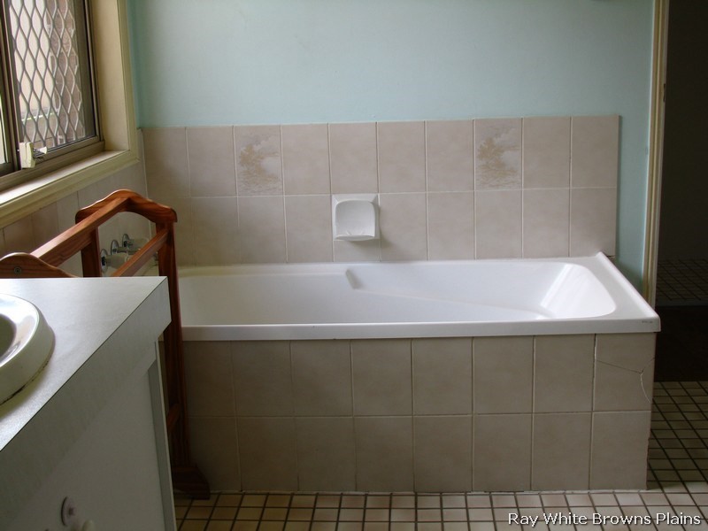 3 Lochore Court, Crestmead QLD 4132