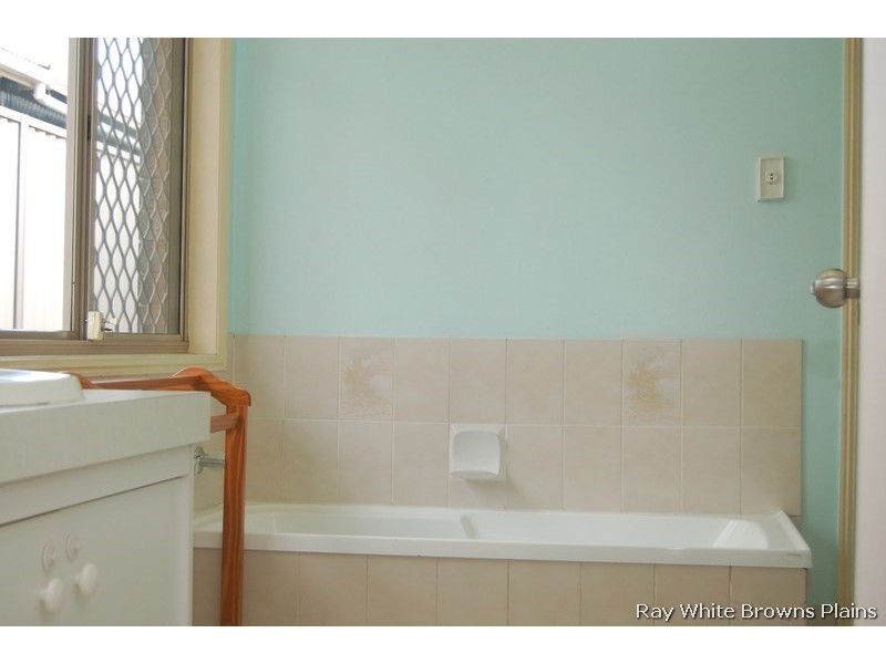 3 Lochore Court, Crestmead QLD 4132