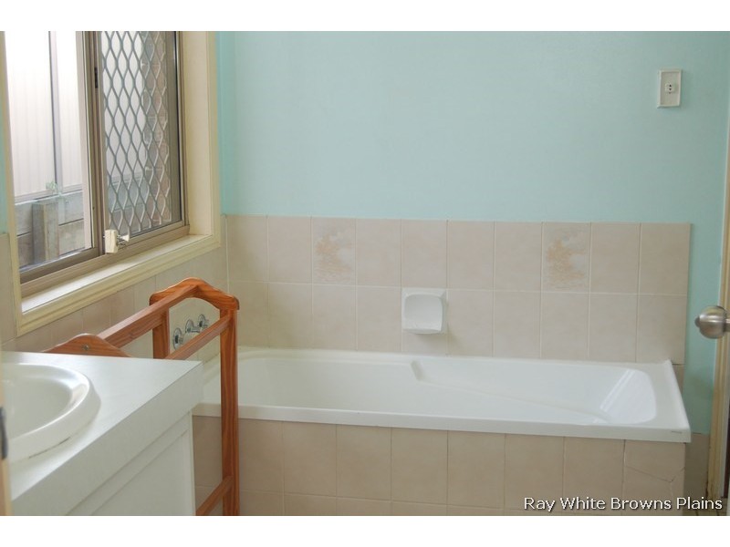 3 Lochore Court, Crestmead QLD 4132