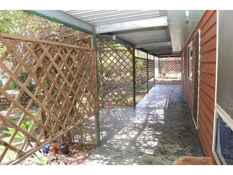 21 Emerald Drive, Regents Park QLD 4118