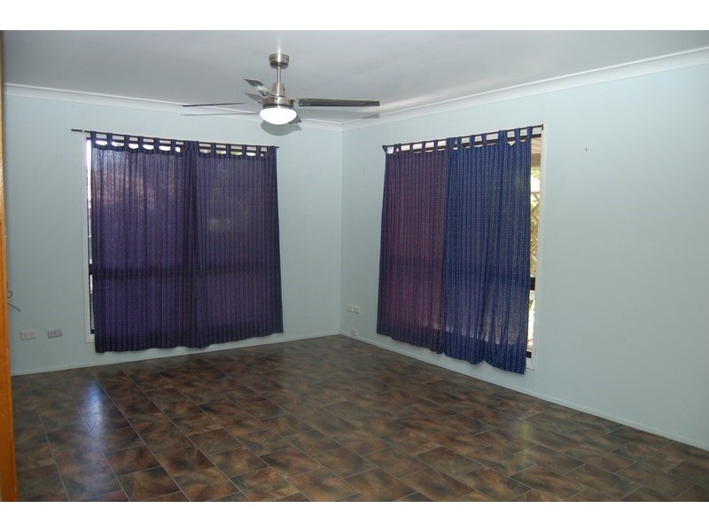 21 Emerald Drive, Regents Park QLD 4118
