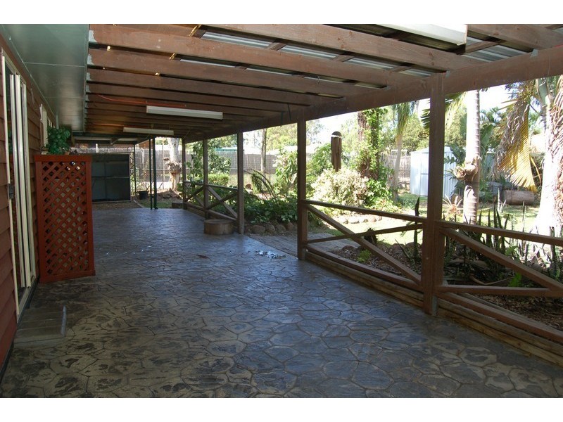 21 Emerald Drive, Regents Park QLD 4118