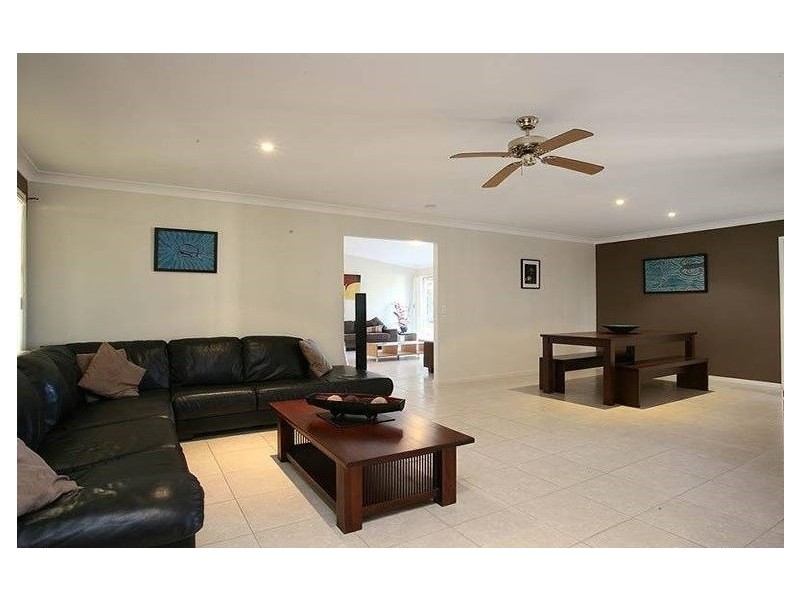 56 Owens Crescent, Regents Park QLD 4118