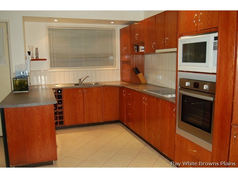 108 Estramina Road, Regents Park QLD 4118