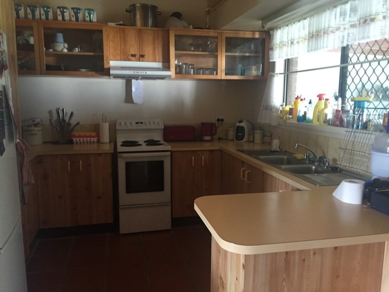 75 Peverell Street, Hillcrest QLD 4118