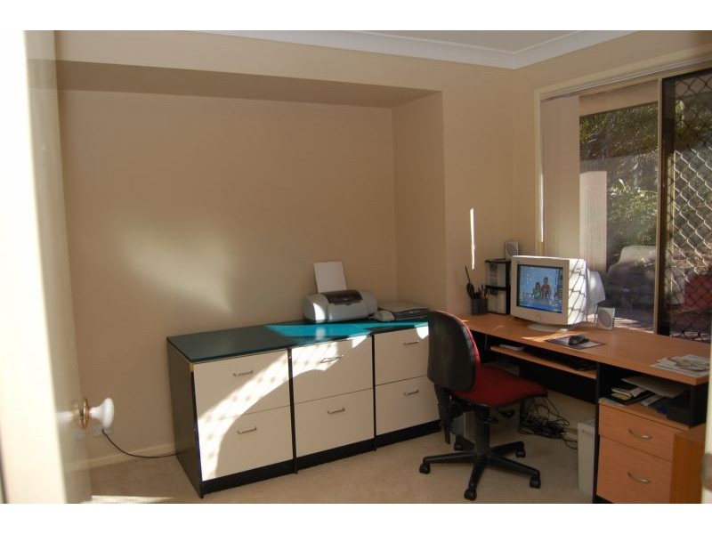 6 Ashwood Close, Hillcrest QLD 4118