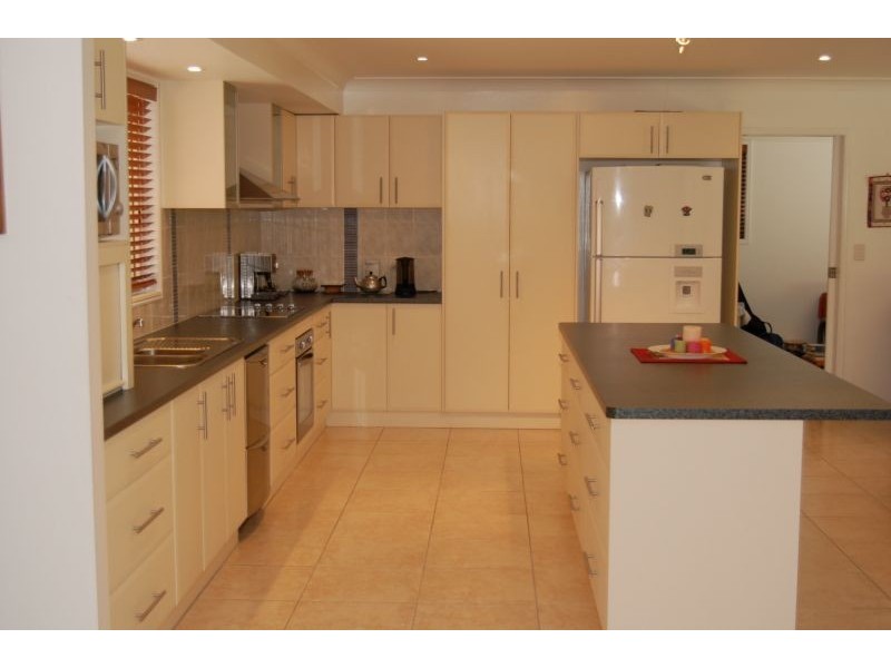 34 Madison Court, Munruben QLD 4125