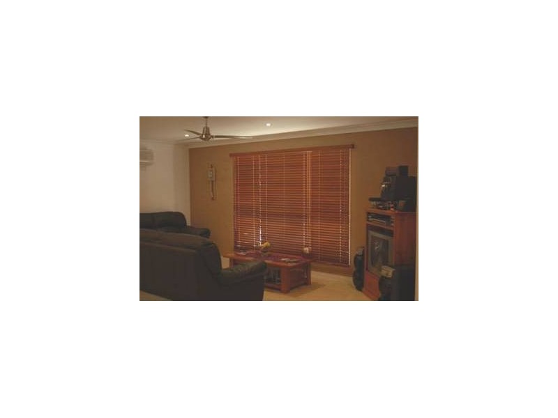 34 Madison Court, Munruben QLD 4125