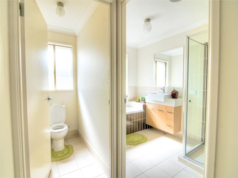 44B Maryland Street, Regents Park QLD 4118