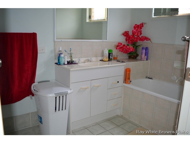 14 Benjamina Circuit, Regents Park QLD 4118