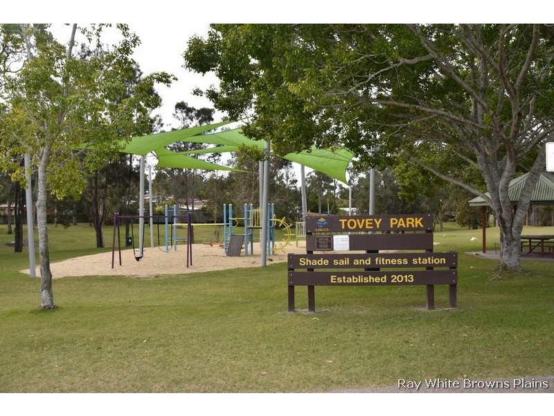 33 Samantha Street, Boronia Heights QLD 4124