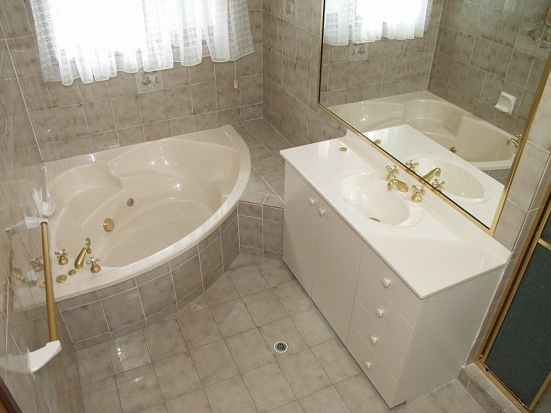 180 Andrew Road, Greenbank QLD 4124