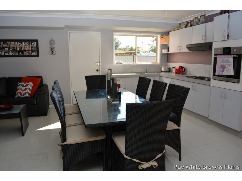 45 Emerald Drive, Regents Park QLD 4118