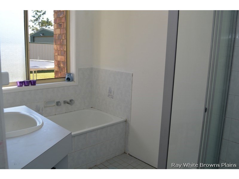 45 Emerald Drive, Regents Park QLD 4118