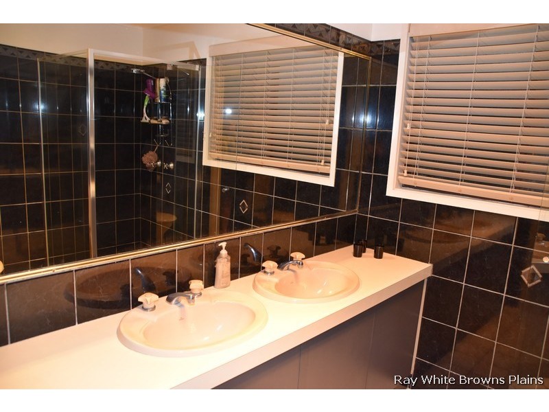 15 Janine Drive, Bahrs Scrub QLD 4207