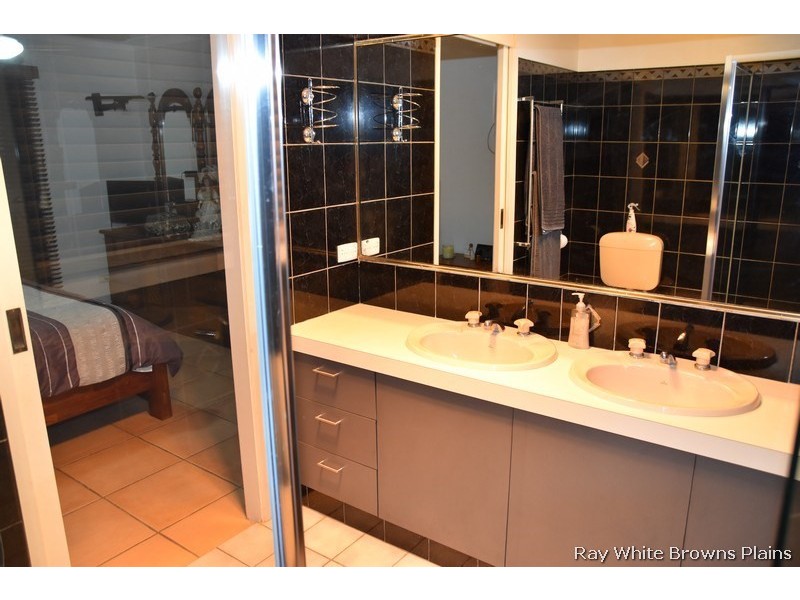 15 Janine Drive, Bahrs Scrub QLD 4207