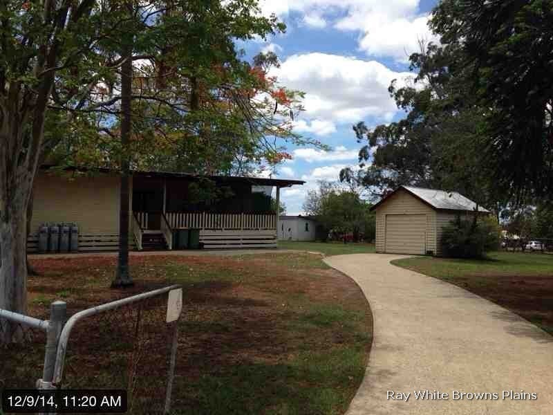 102 MIDDLE Road, Hillcrest QLD 4118