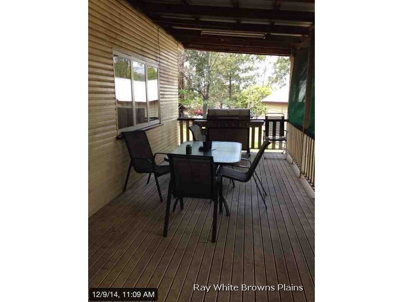 102 MIDDLE Road, Hillcrest QLD 4118