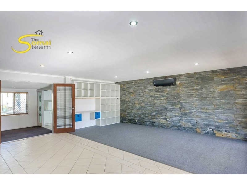 62 Federation Drive, Hillcrest QLD 4118