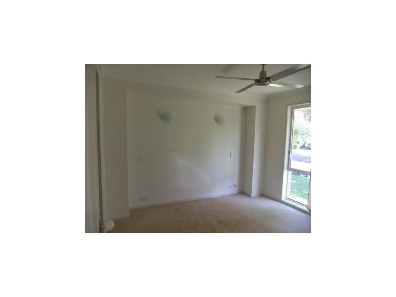 4 Tannadice Court, Regents Park QLD 4118