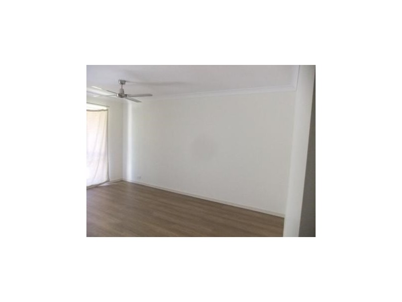 4 Tannadice Court, Regents Park QLD 4118