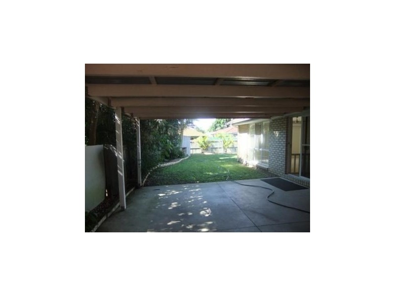 4 Tannadice Court, Regents Park QLD 4118