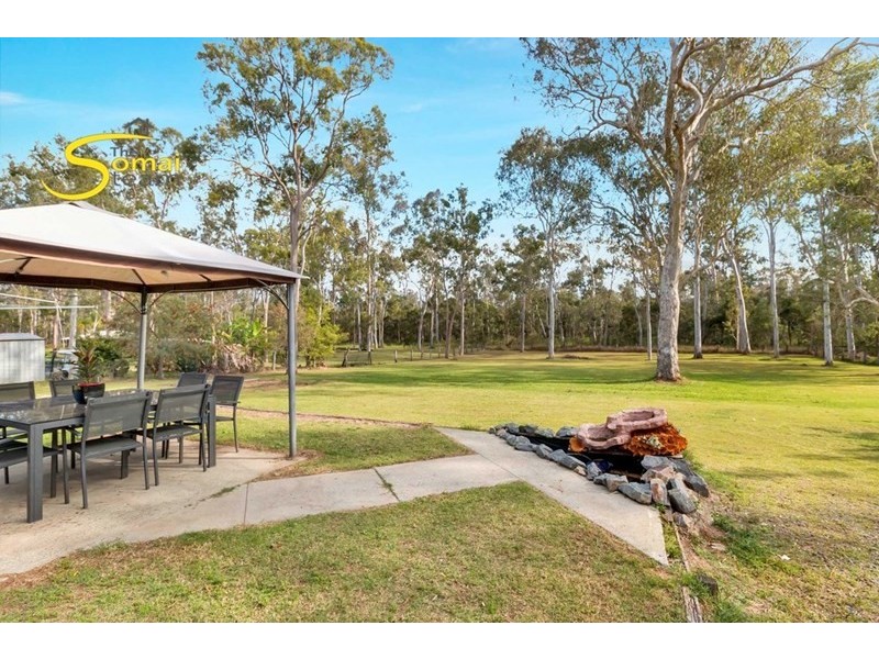 134-136 Merluna Road, Park Ridge South QLD 4125