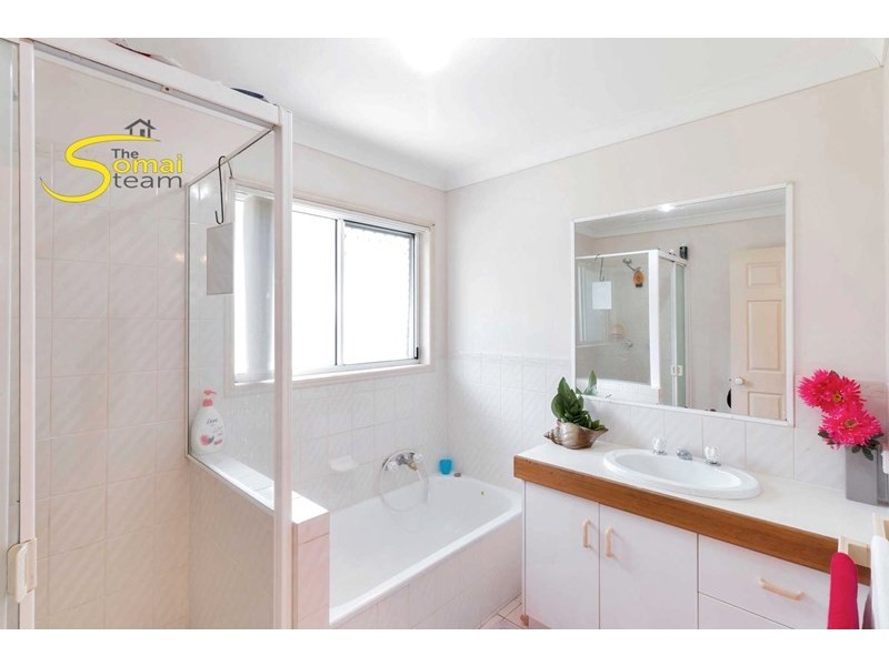 134-136 Merluna Road, Park Ridge South QLD 4125