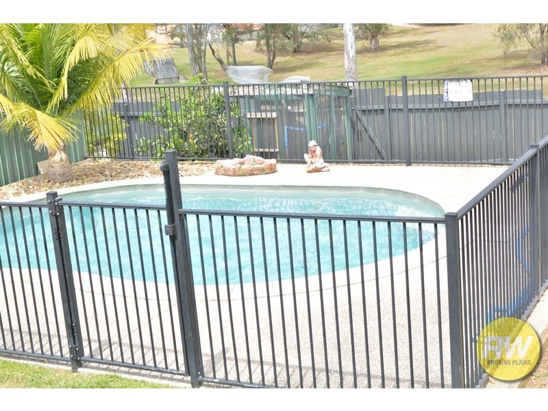 30 Strathallen Drive, Boronia Heights QLD 4124