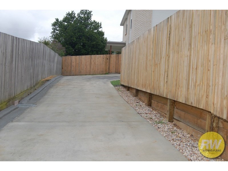 18 (A and B) Lagoona Court, Churchill QLD 4305