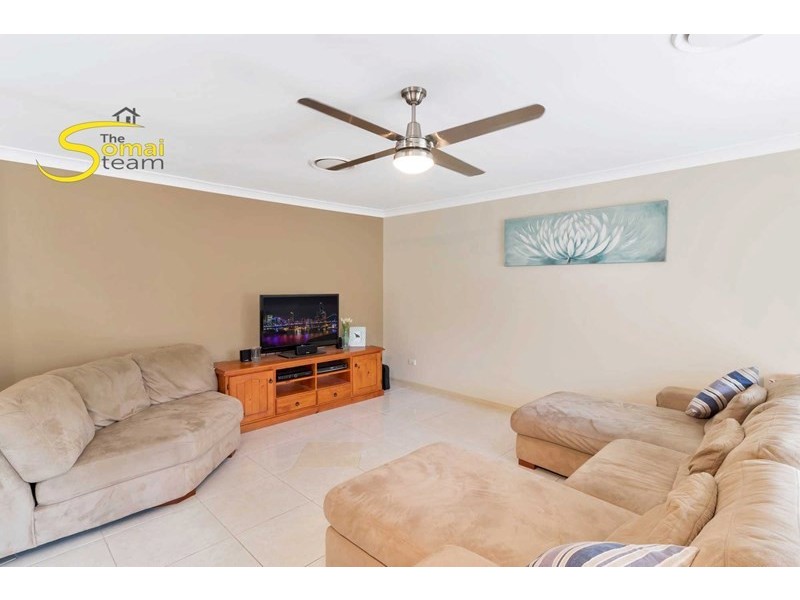 27 Cianthus Street, Regents Park QLD 4118