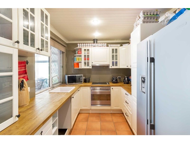 12 Hillview Drive, Hillcrest QLD 4118