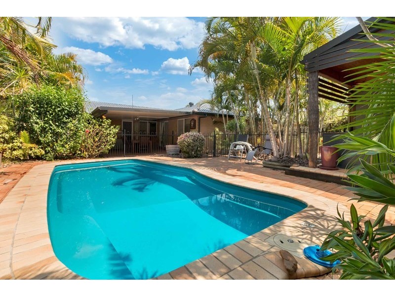 12 Hillview Drive, Hillcrest QLD 4118