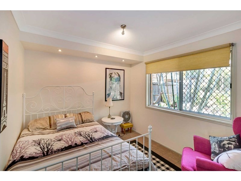 12 Hillview Drive, Hillcrest QLD 4118