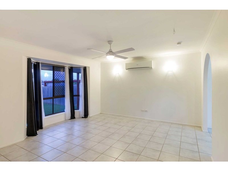 9 Wentworth Terrace, Boronia Heights QLD 4124