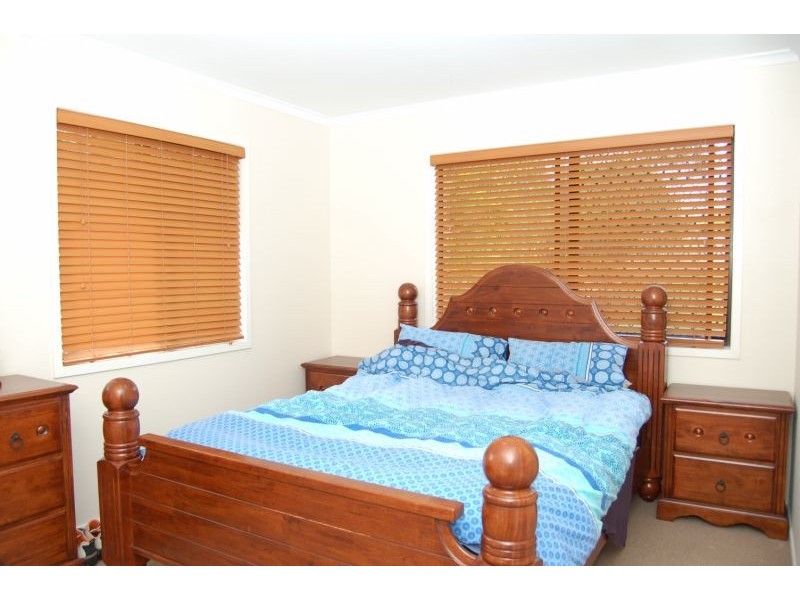 17 Lichen Court, Regents Park QLD 4118