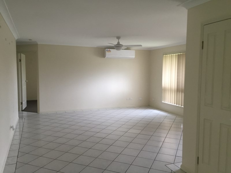 1 Regal Drive, Regents Park QLD 4118
