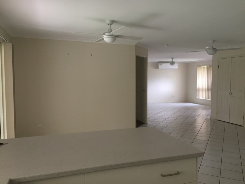 1 Regal Drive, Regents Park QLD 4118